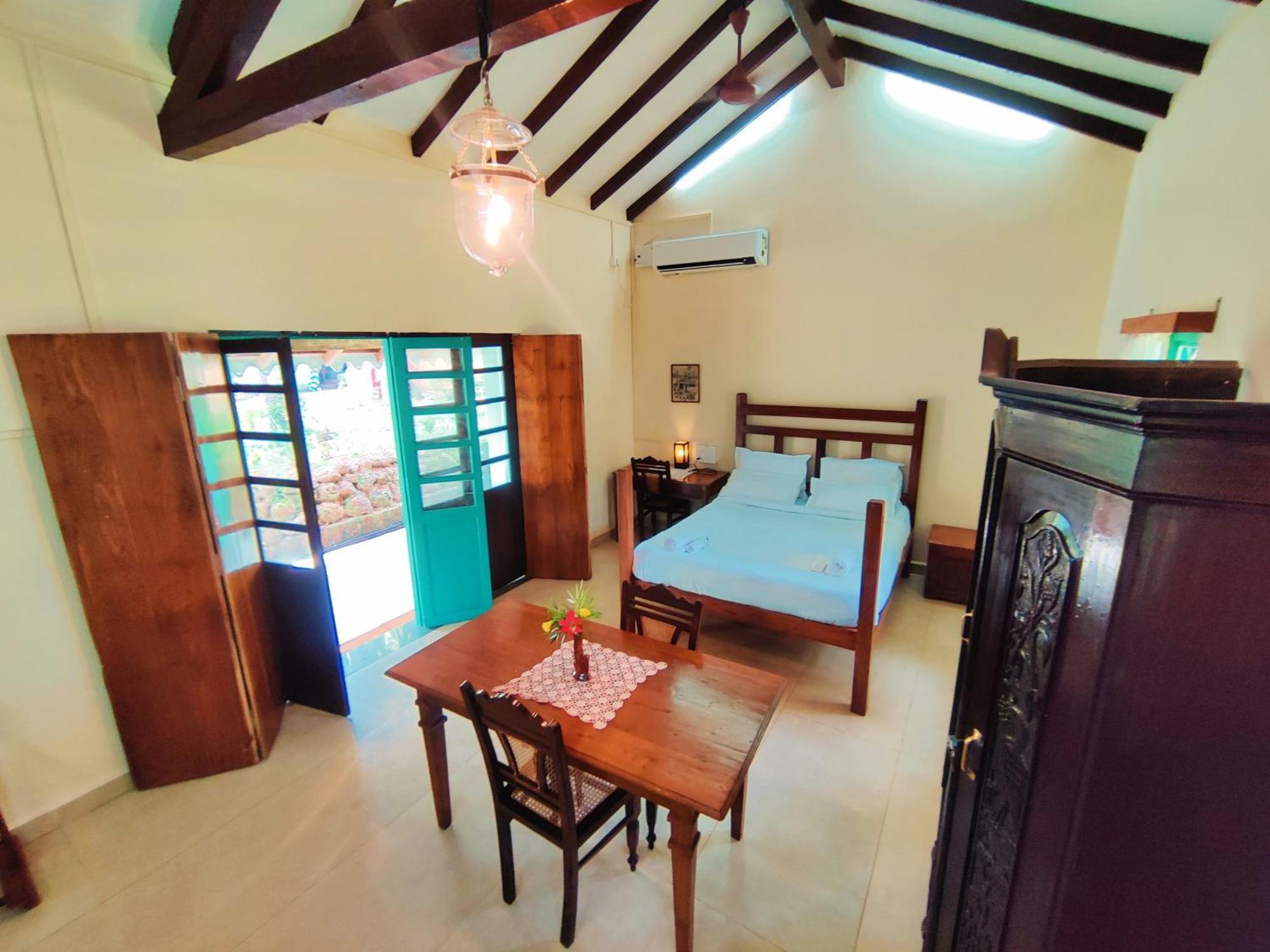 The Bungalow Bogmalo An 1880 Indo Portuguese Heritage Beach Villa South Goa Dış mekan fotoğraf